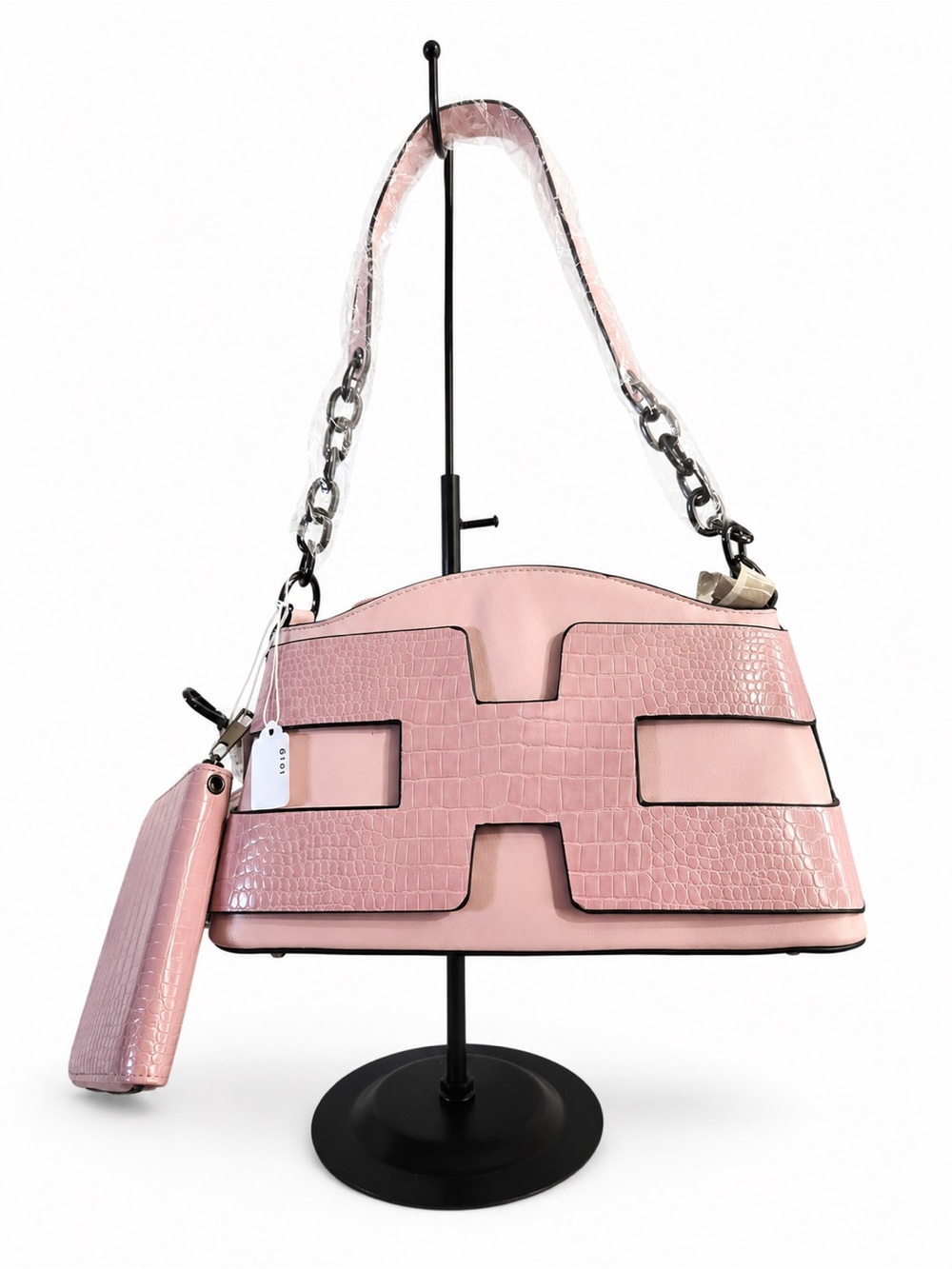 Elegant Pink Croc-Embossed Shoulder Bag with Chain Strap